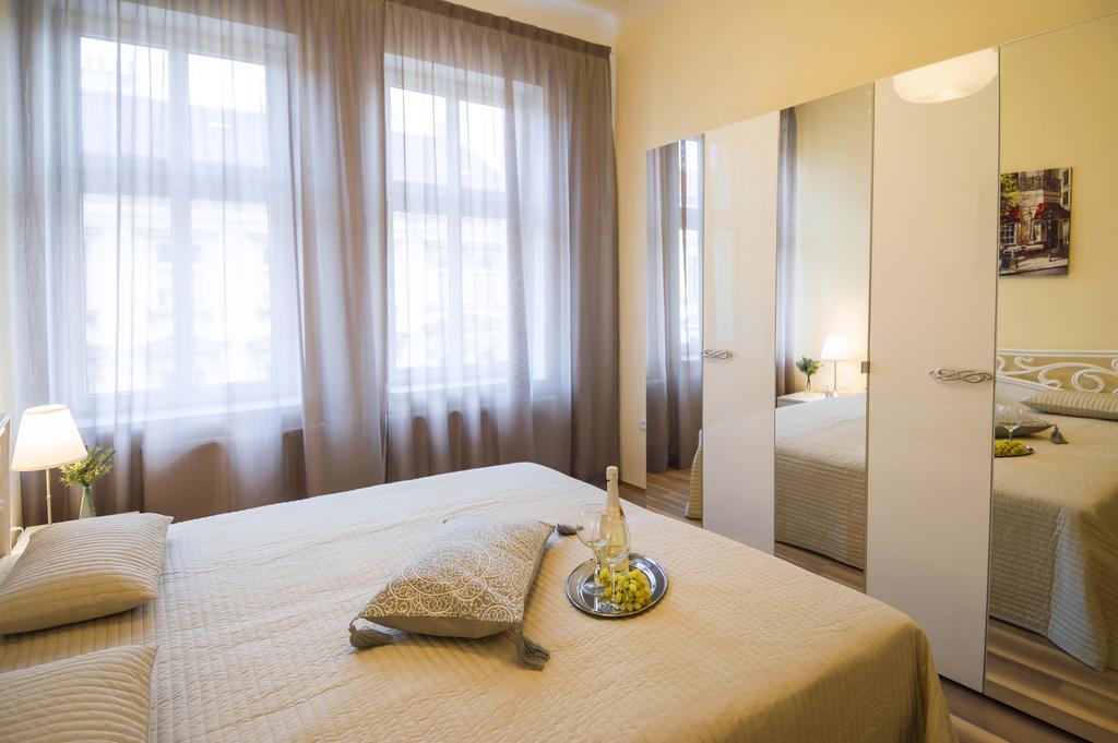 Apartment Za Poricskou Branou ปราก ภายนอก รูปภาพ