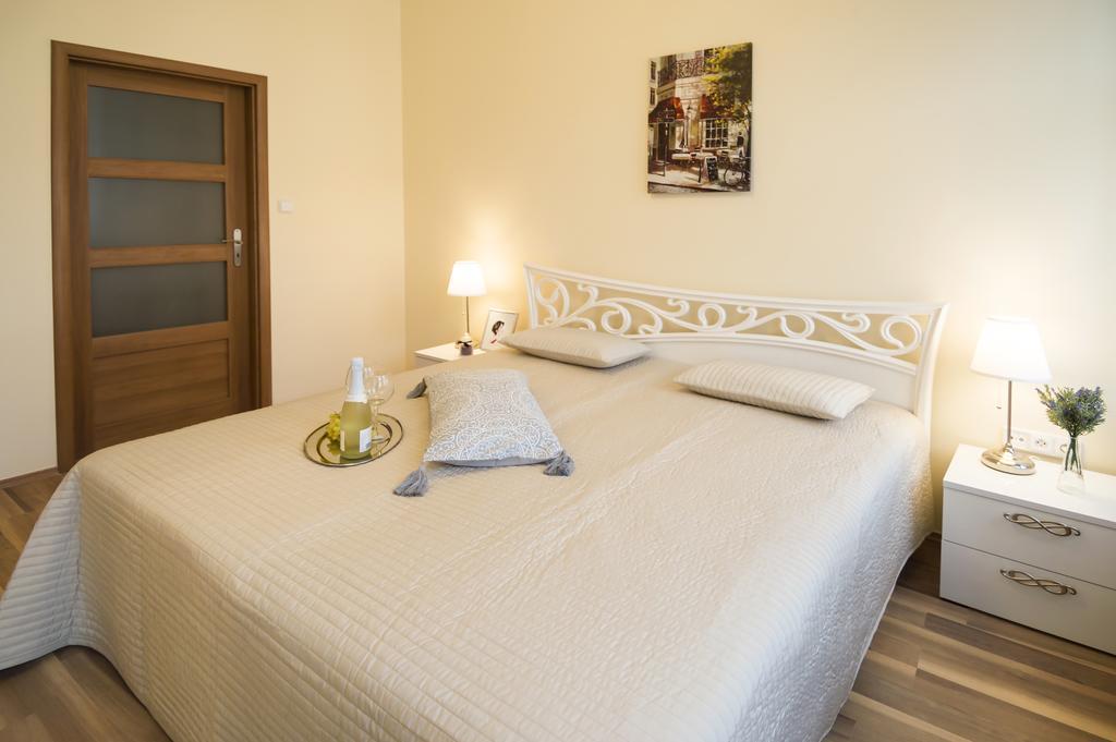 Apartment Za Poricskou Branou ปราก ภายนอก รูปภาพ